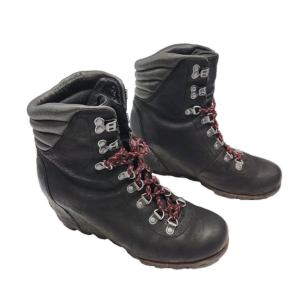Sorel Boots Winter Snow Women Sz 10 Black Leather 2.5" Wedge Heel Lace Up NL2337
